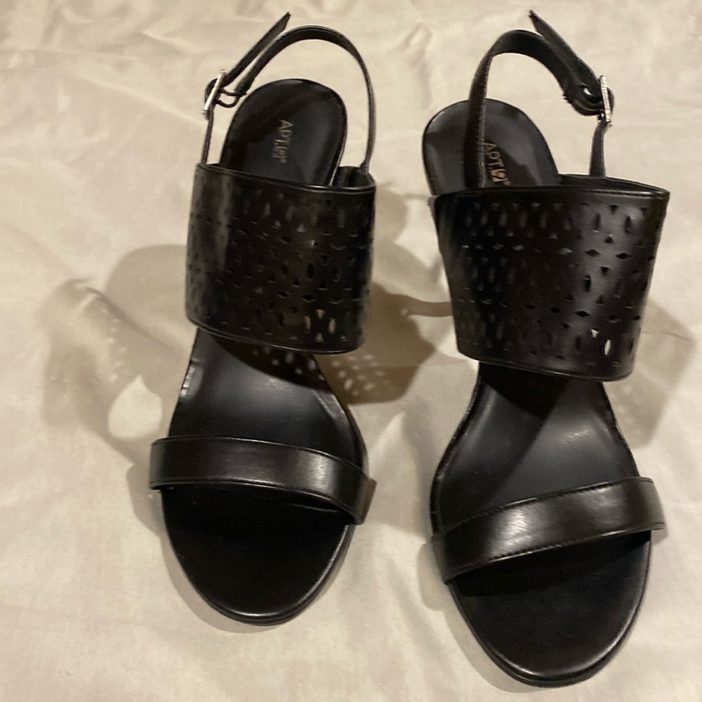 Women’s Apt. 9 high heel shoes